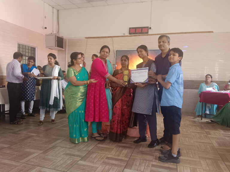 Hindi-Toppers-Award3